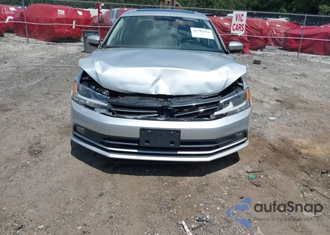 2015 Volkswagen Jetta 2.0L Tdi Sel z USA, uszkodzony, nr VIN 3VWLA7AJ4FM281779